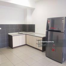Comes with fridge, aircond, and a big balcony, ws now for view!