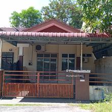 Teres 1 Tingkat Lot 1896 Kem Desa Pahlawan