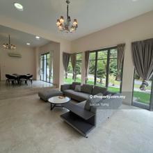 Corner Newly Renovated Bungalow with Stunning Clubhouse, Greenery Stay