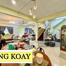 Huge land with big backyard, Suitable for rebuild 