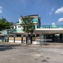 Huge Land area, Tastefully Renovated