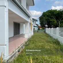 Corner house with land 