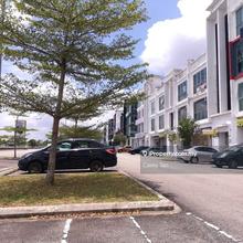 Easy access to Pasir Gudang Highway & Johor Bahru city center