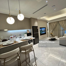 Prestigious freehold serviced residence