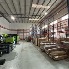 Semi detached factory at Gelang Patah for Sale.