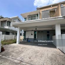 Cluster semi detached. Gated and guarded.