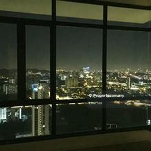 Walking distance to Pavilion Mall 