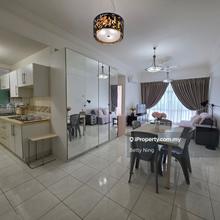 Moving in condition on high floor with 2 carparks