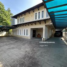 Freehold Bungalow with Huge Car Porch
