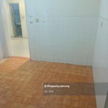 Nice unit for sale !! Nice location !! More carpark