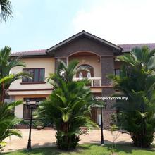 Spacious Elegant Bungalow Good Layout and Pool