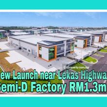 New Launch Semi-D Factory Strategy location Just Infront Lekas Highway