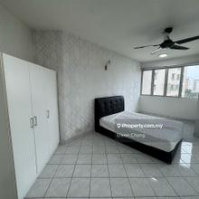 Studio with pool view for sale