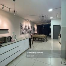 Spacious and modern living, fully furnished and renovated