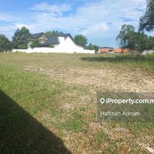 Superbly situated. Can also buy 3 adjoining lands altogether