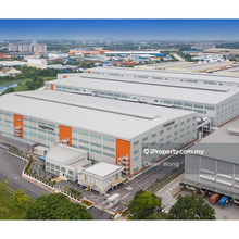 Commercial building for sale