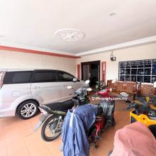 Teres Setingkat Taman perwira Telok Panglima Garang