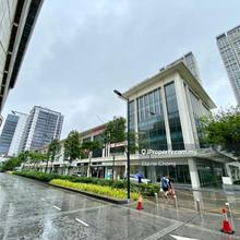 Ground floor retail lot