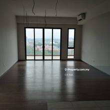 Brand New Balcony Unit With 5 Carpark Lot