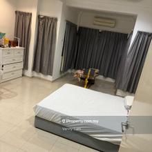 Free Hold Puchong 1.5 Storey Link House Below Bank Value Gated Guarded