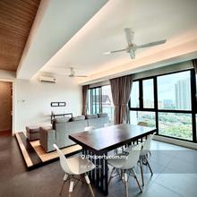 Move-in ready, mid high-floor unit.