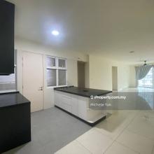 Partial furnished,kitchen cabinet,aircond,freehold,vacant now,2cp