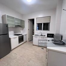 Fully furnished,3rooms,4bath,vacant now,2carpark,end lot,walk to klcc