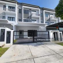 Stunning 6 Bedroom 3-Storey Terraced House