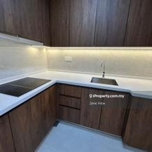 Freehold Quinn 3rooms Partly Furnished next to LRT
