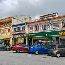 Facing Main Road, Corner Lot Taipan 1 Senawang 1st&2nd Floor For Sale