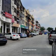Taman Sri Kuching, Jalan Kuching 