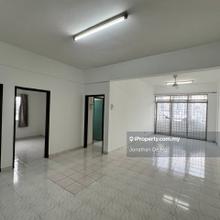 Freehold Newly repainted & refurbish great for own stay or investment