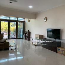 Affluent neighbourhood, nearby Darul Ehsan Golf Club
