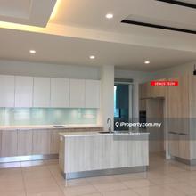 High Condition Condo@The Light Collection 3 With Sea View For Sale!