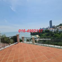 4 storey resort-style villa with private pool and indoor lift 
