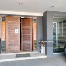 Mainroad zone commercial terrace house 