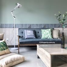 Designer furniture & fitting and ready to move in
