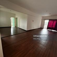 Corner unit facing swimming pool