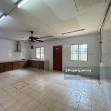 Taman Equine Terrace House-Fully Extended, Opposite Equine Mcdonald