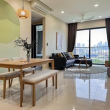 Velocity Two Mid Level Fully Furnish & Renovated 3bed 2bath 2parking