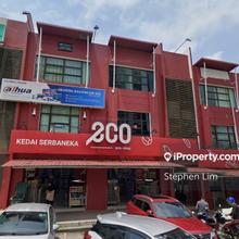 For Rent: 3 Storey End-lot Shop @ Taman Putra Permai, Seri Kembangan