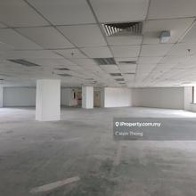 Walking distance to Subang Jaya LRT & KTM Station. Good amenities.