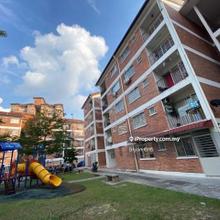 Puri pesona Apartment kajang selangor Ground floor Full loan Low depo
