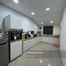 Subang usj 3 one and half storey move in condition .