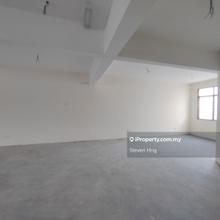Lintang Batu Maung main road 1st or 2nd floor shop office bare unit