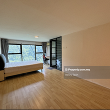 Fully Furnished Duplex Soho ( Penthouse Corner Unit )