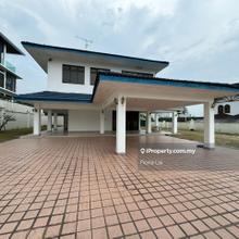 Jalan Abdul Samad @ Bukit Kesenangan big bungalow with long car porch