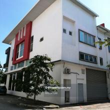 Corner Freehold Factory with cargo lift at shah alam