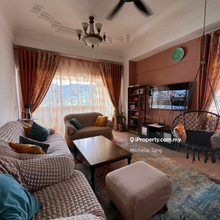 Freehold with spacious unit