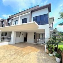 Corner Maple Residence Renovated Terrace